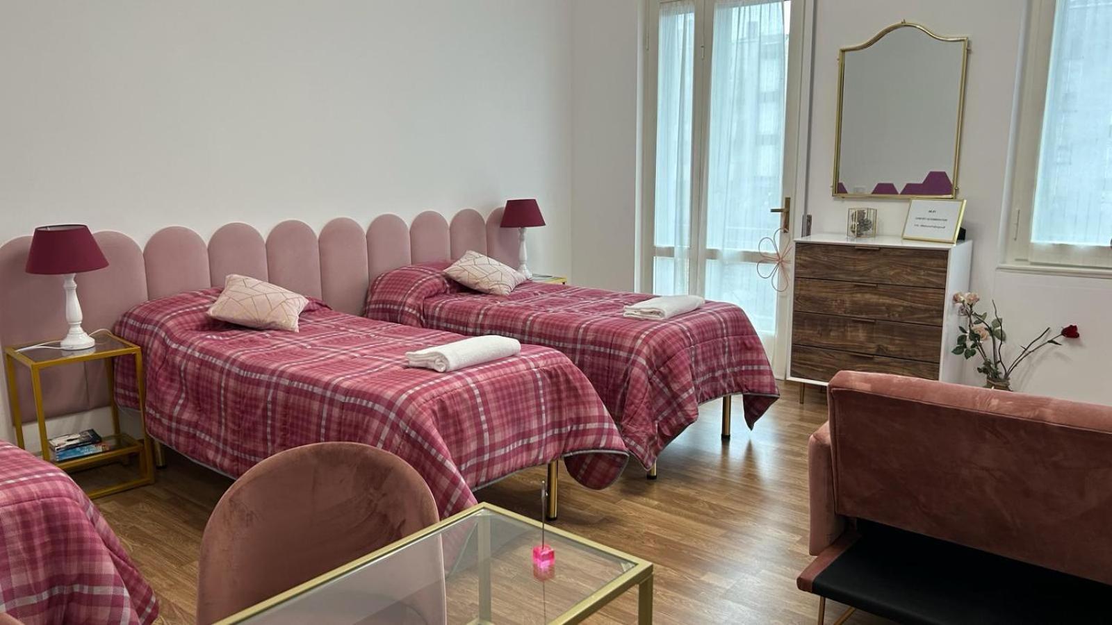 Comfort Accommodation Room Bergamo Buitenkant foto